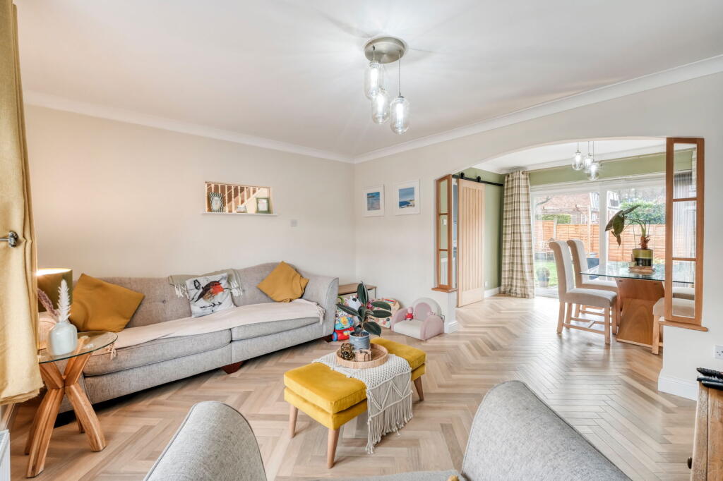 Additional property image - Foredrift Close, Southcrest, Redditch B98 7NP