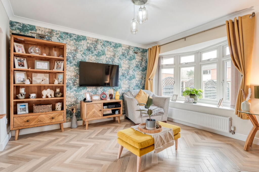 Additional property image - Foredrift Close, Southcrest, Redditch B98 7NP