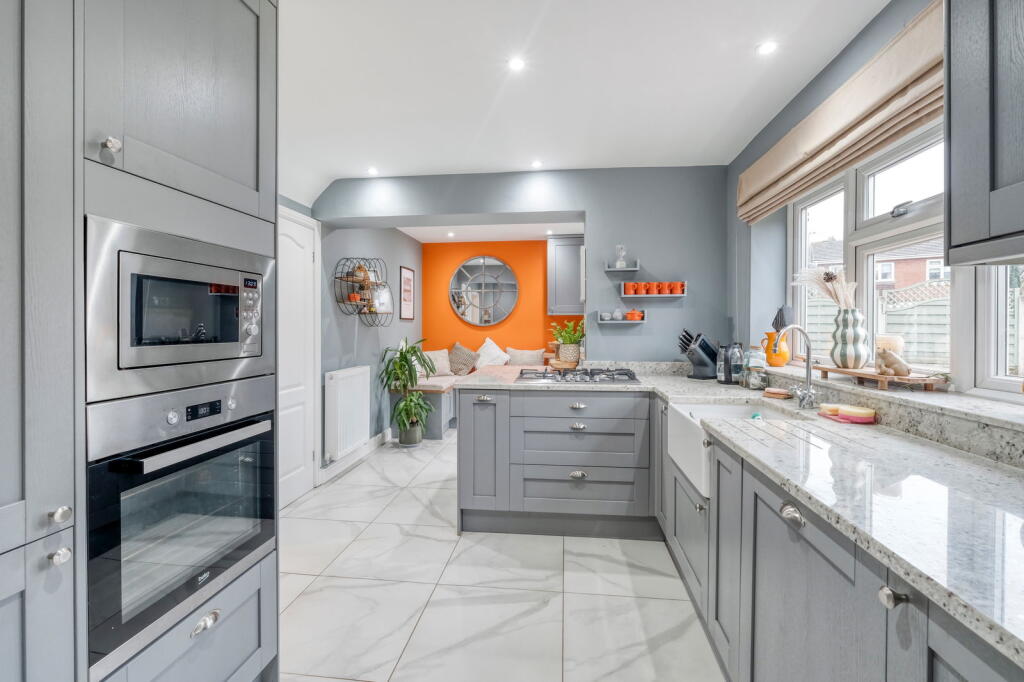 Additional property image - Foredrift Close, Southcrest, Redditch B98 7NP