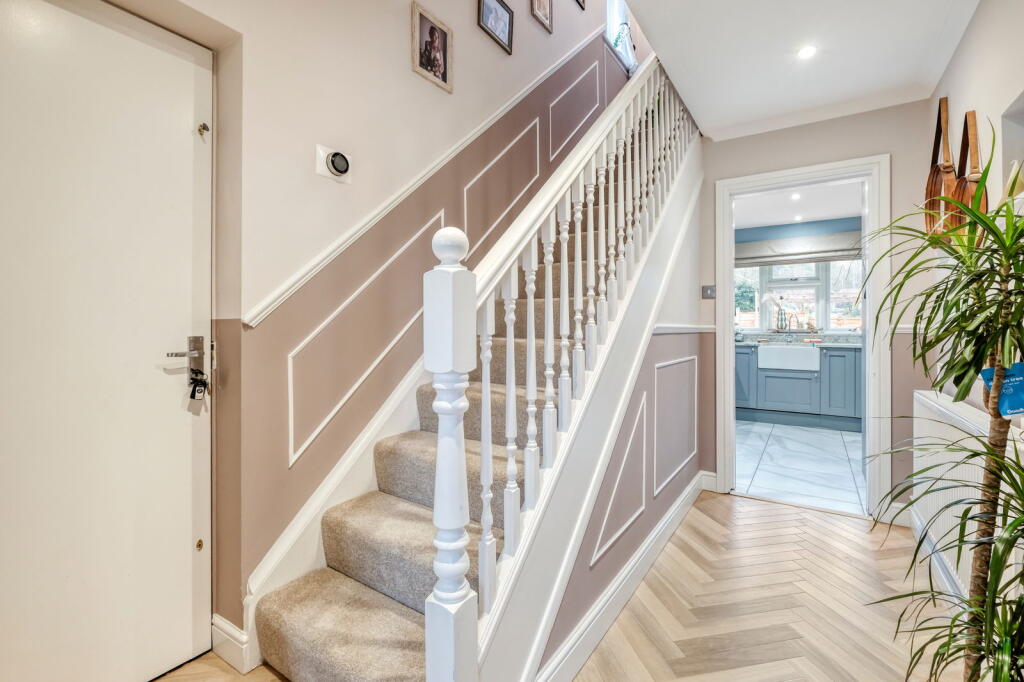 Additional property image - Foredrift Close, Southcrest, Redditch B98 7NP