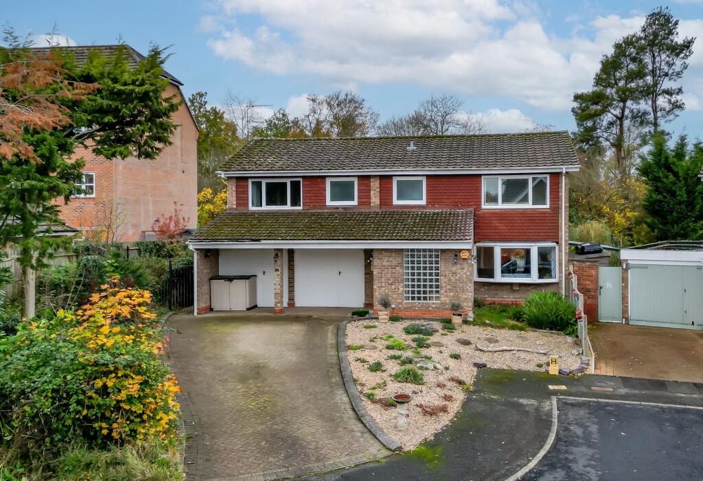 Main image of property: Alveston Close, Redditch, B98