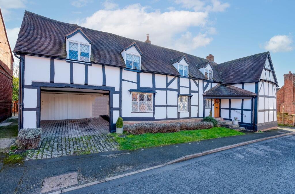 Main image of property: High Street, Feckenham, B96