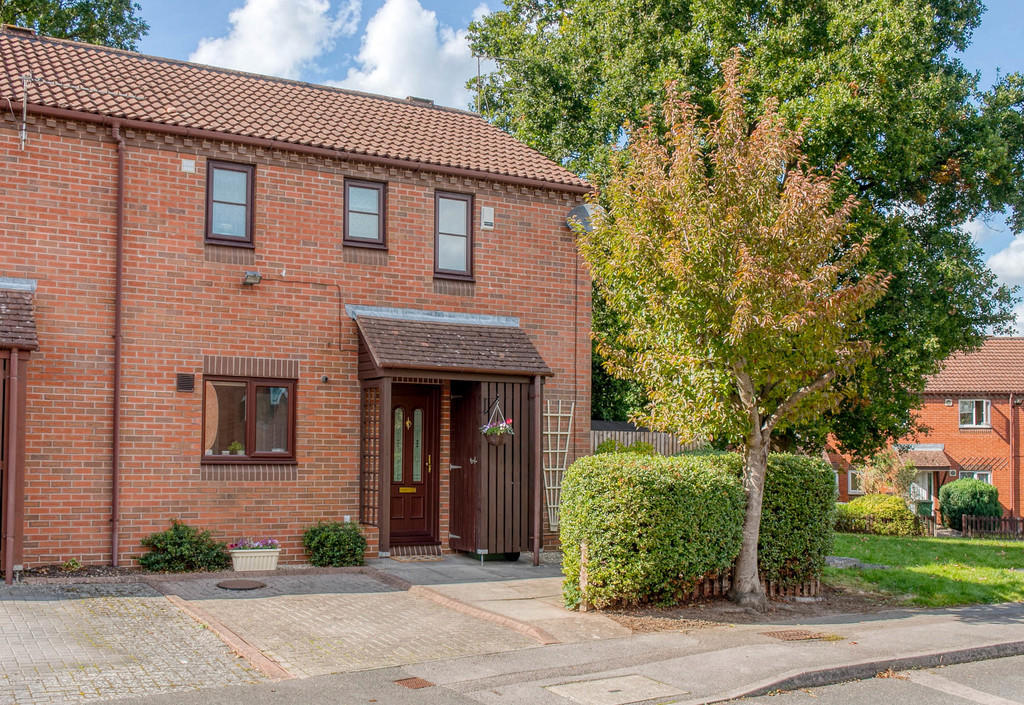 2 bedroom end of terrace house for sale in Ibstock Close, Winyates East