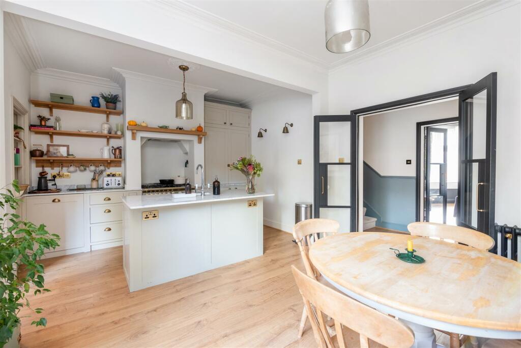 Additional property image - Crescent Gardens, Bath