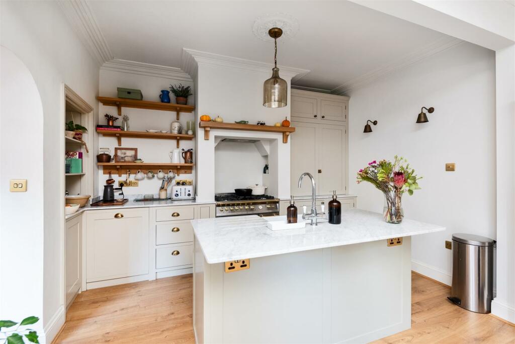 Additional property image - Crescent Gardens, Bath