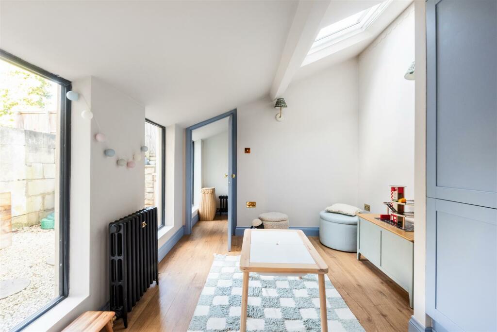 Additional property image - Crescent Gardens, Bath