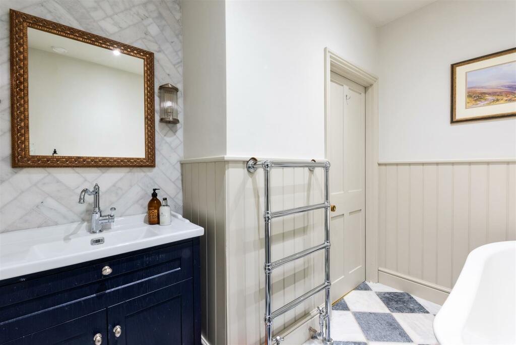 Additional property image - Crescent Gardens, Bath
