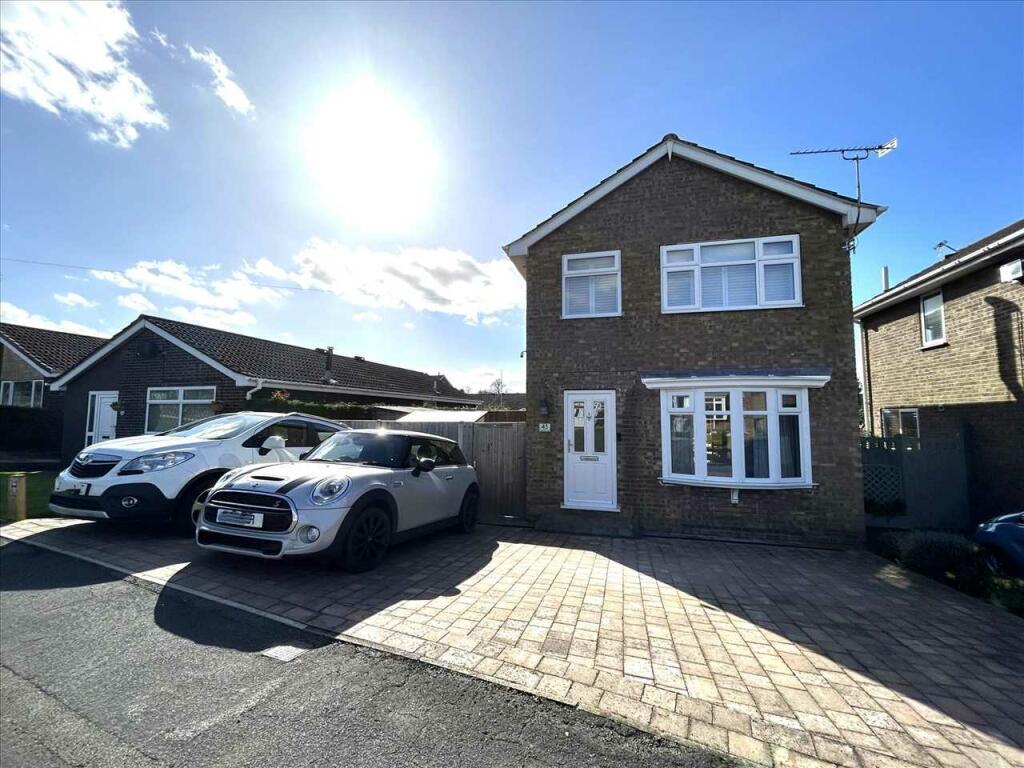3 bedroom detached house for sale in Churchill Avenue, BRIGG, DN20