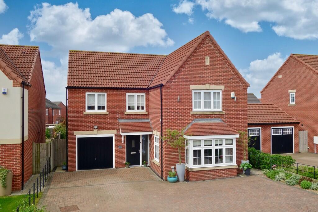 4 bedroom detached house for sale in Yapham Road, Pocklington, YO42