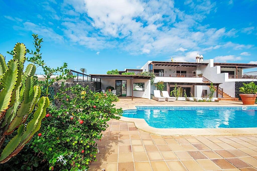 Main image of property: Canary Islands, Lanzarote, Playa Blanca