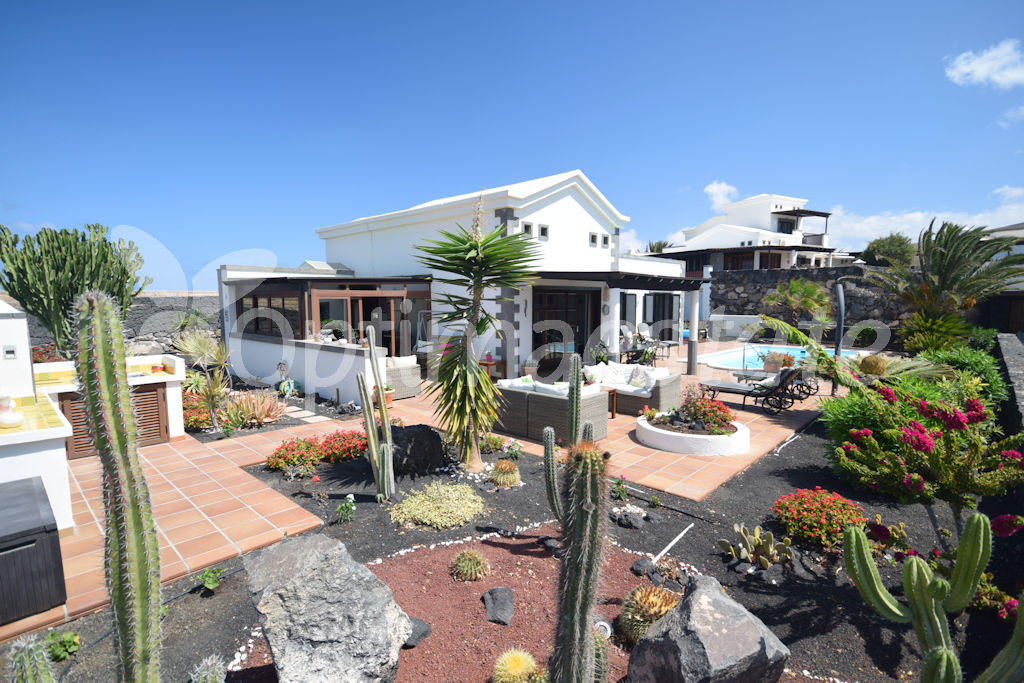 2 bedroom detached house for sale in Playa Blanca, Lanzarote, Canary