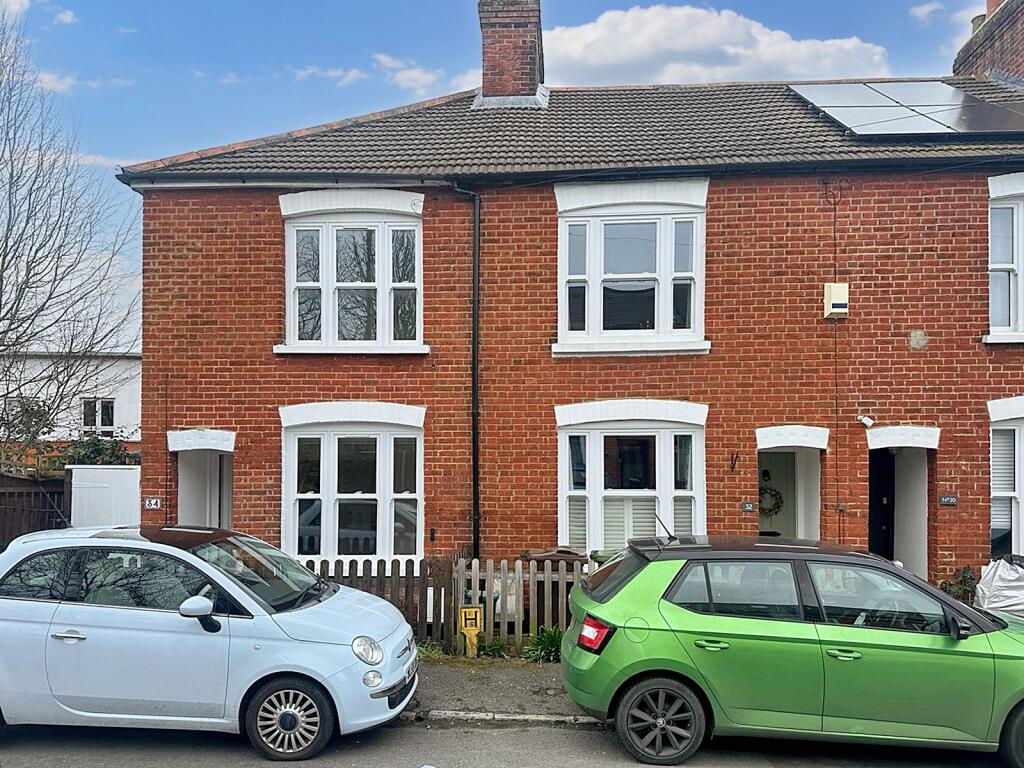 2 bedroom end of terrace house for rent in North Road (HE060), Guildford, GU2