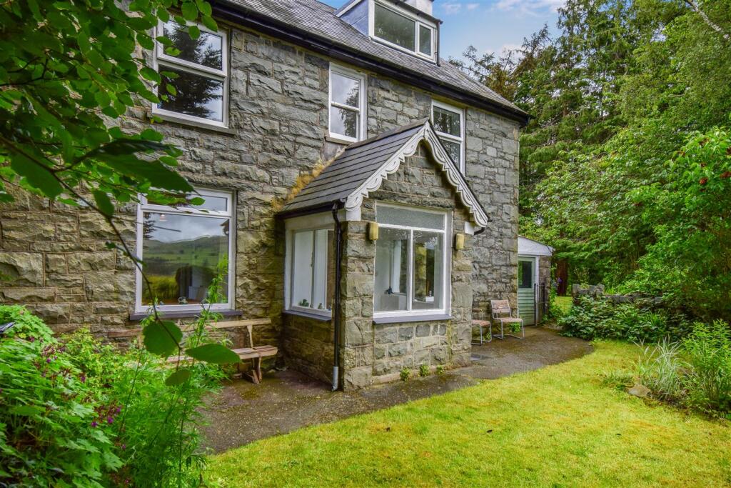 Main image of property: Trawsfynydd