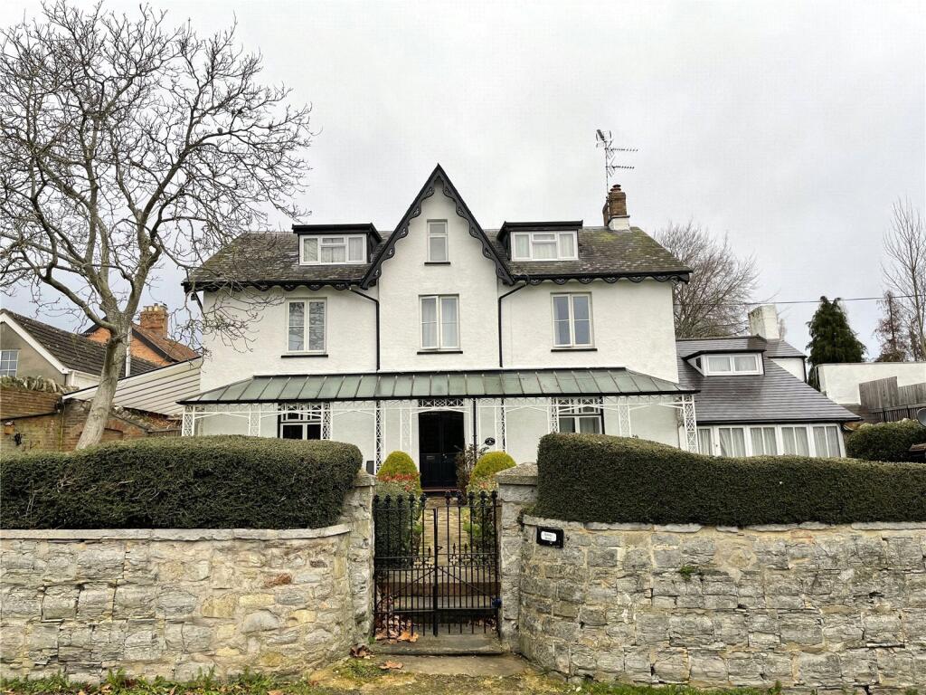 Main image of property: Holway Green, Taunton, TA1