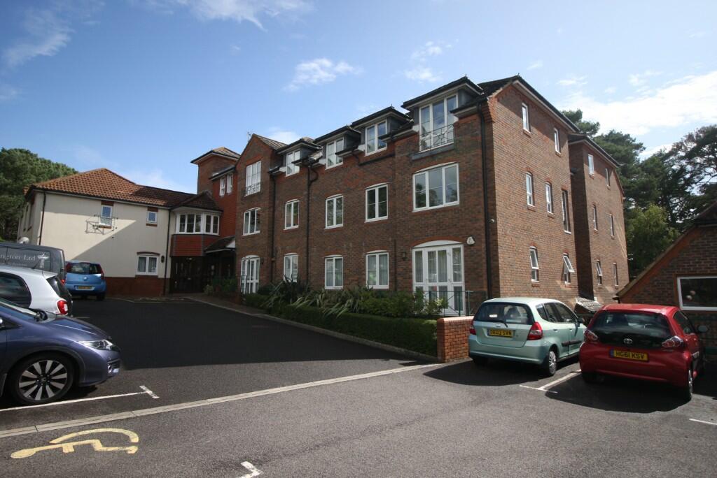 2 bedroom retirement property for sale in Catherine Wheel Gardens, Christchurch, BH23