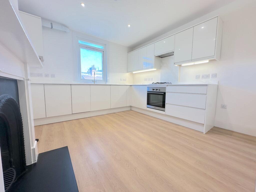 Main image of property: High Road, East Finchley, London, N2
