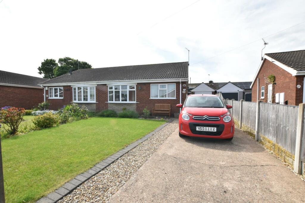 2 bedroom semidetached bungalow for sale in The Meadows, Burringham