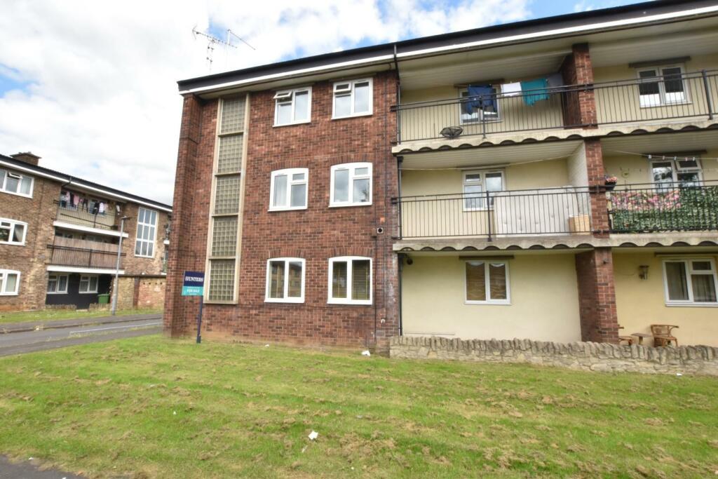 2 bedroom flat for sale in Gloucester Avenue, Scunthorpe, DN16