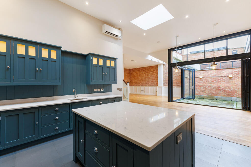Main image of property: Bartholomew Street, Newbury, RG14