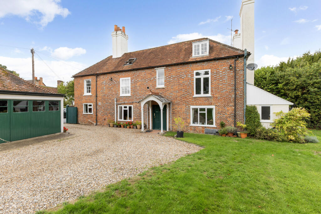 Main image of property: Speen Lane, Newbury, RG14
