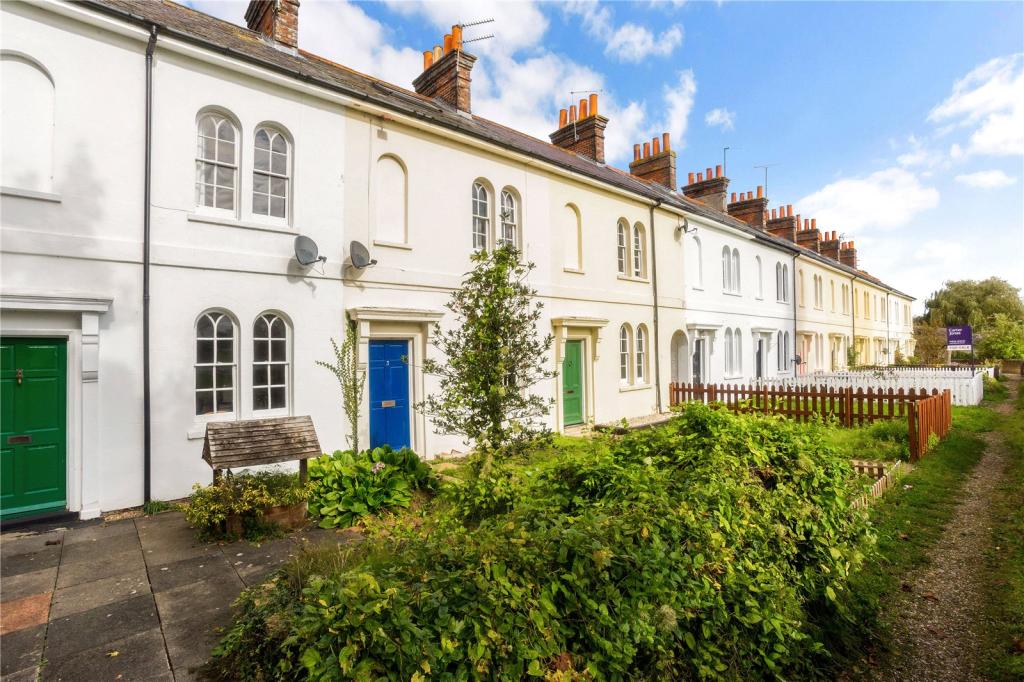 3 bedroom terraced house for sale in Park Terrace, Newbury, Berkshire, RG14