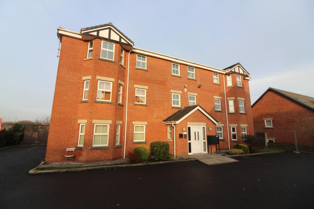 Main image of property: Flat, 3 Garden Vale, Leigh, Greater Manchester WN7 5SY