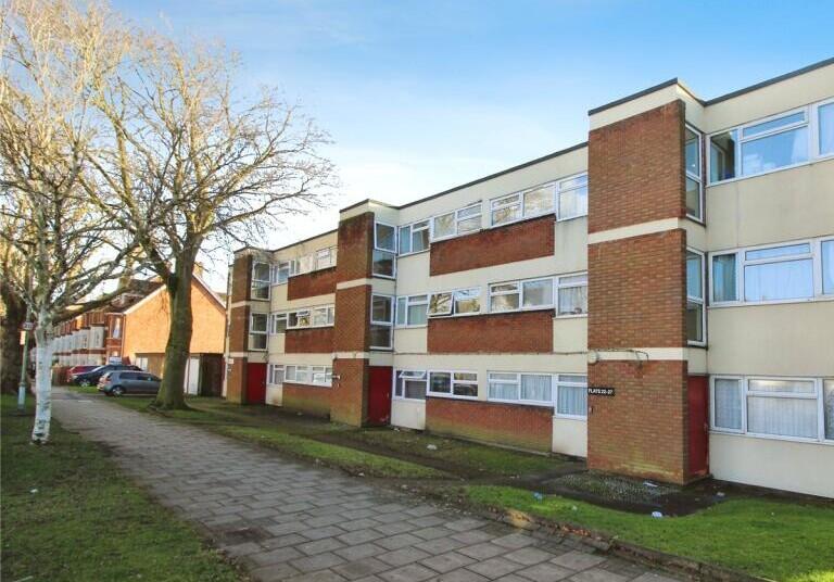 Main image of property: 21 Linden Court, Linden Road, Bedford, Bedfordshire MK40 2DG