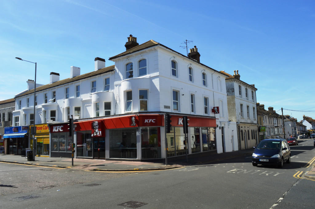 2 bedroom flat for rent in Langney Road, Eastbourne, East Sussex, BN21