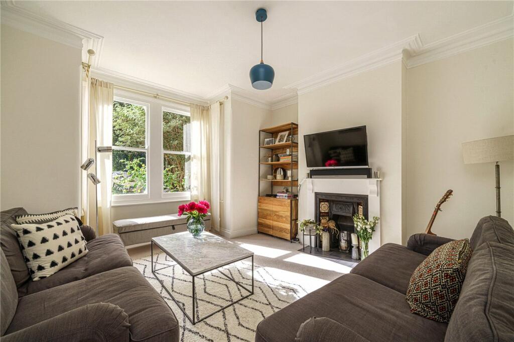 2 bedroom apartment for sale in Dunstans Road, East Dulwich, London, SE22