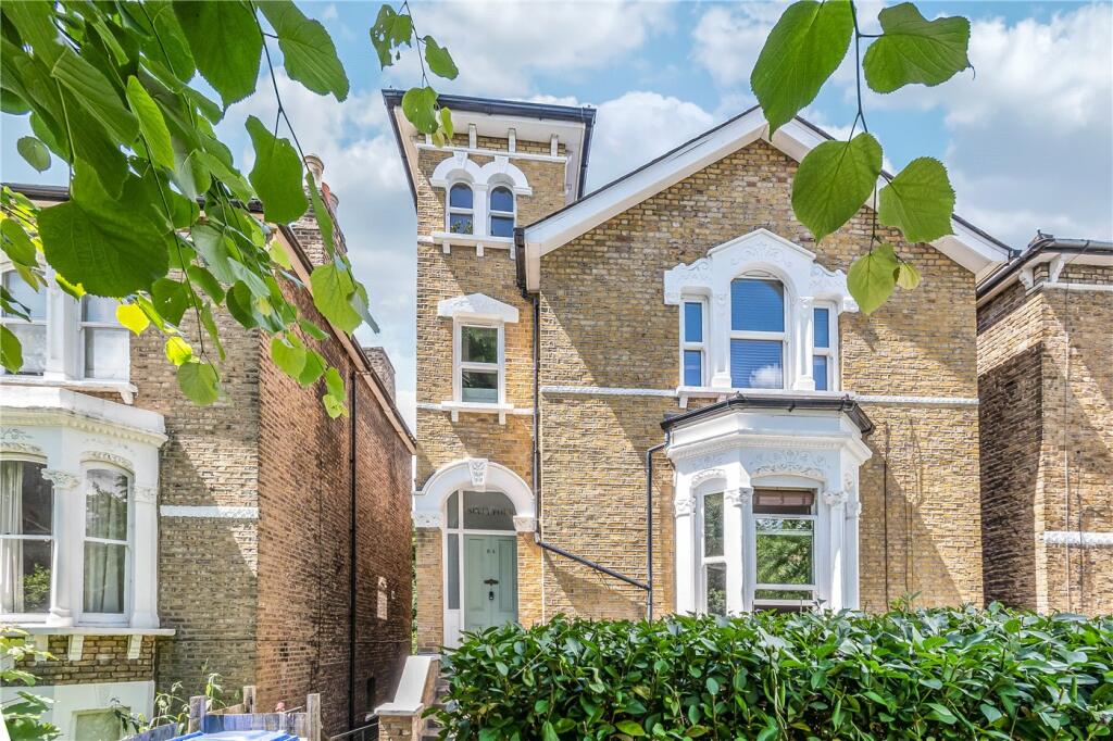 2 bedroom apartment for sale in Barry Road, East Dulwich, London, SE22
