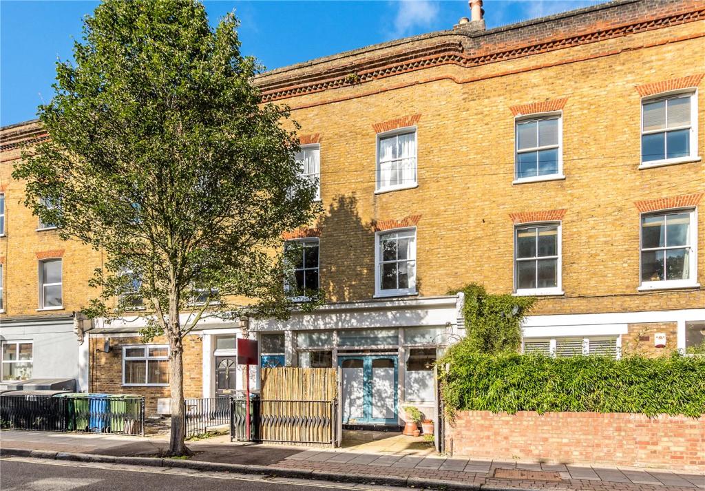 Studio flat for sale in Bellenden Road, Peckham Rye, London, SE15