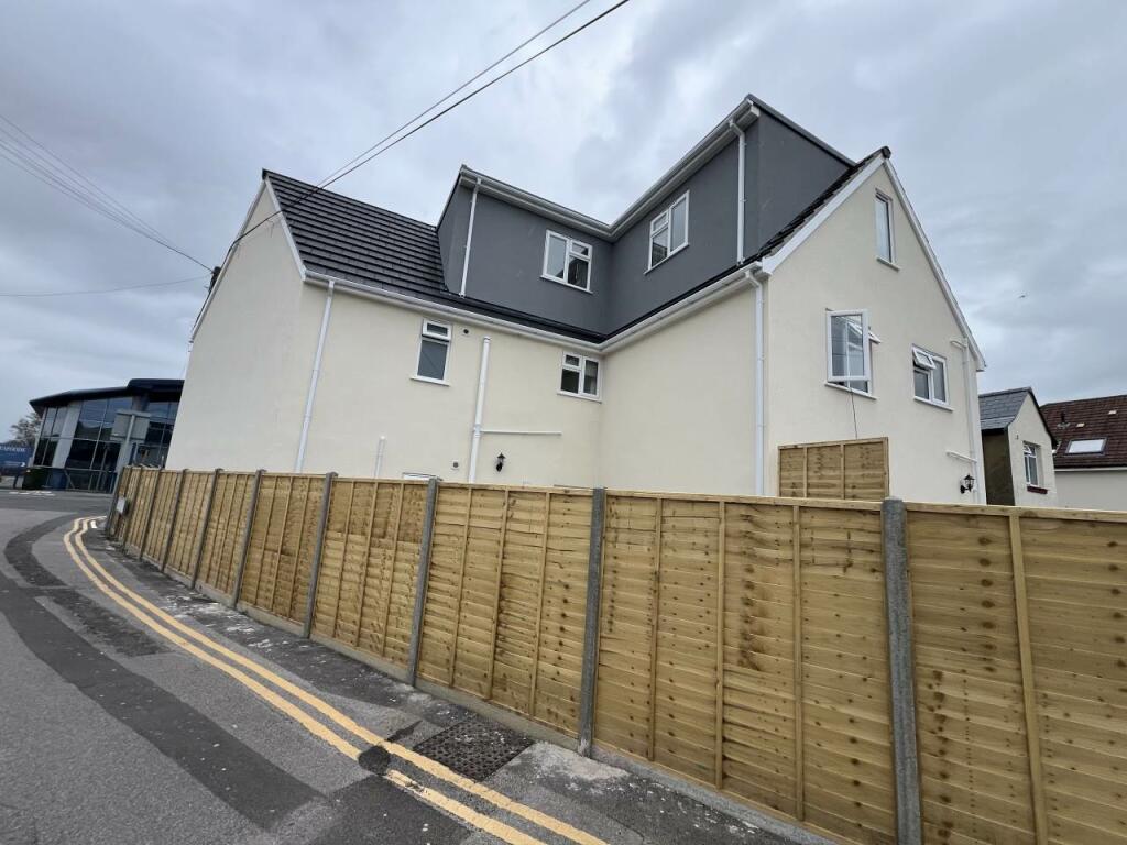 2 bedroom flat for rent in Imber Road , Warminster , Wlitshire , BA12