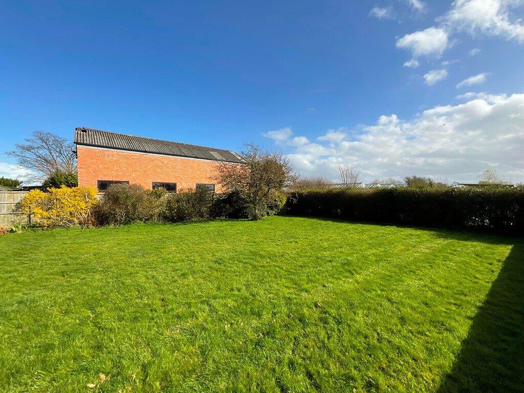 3 bedroom detached house for sale in Ralphs Wifes Lane, Banks