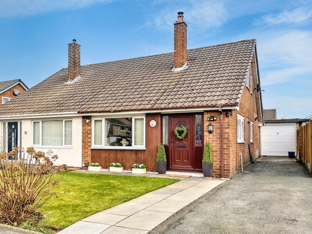 4 bedroom semi-detached house