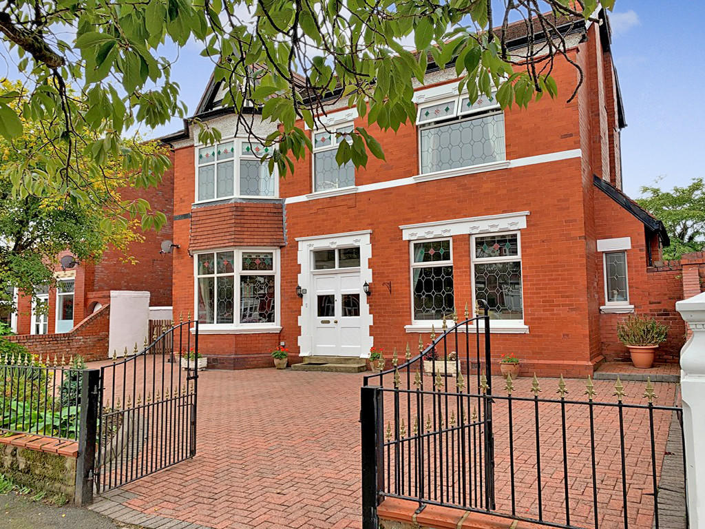 6 bedroom detached house for sale in Melling Road, Southport, PR9