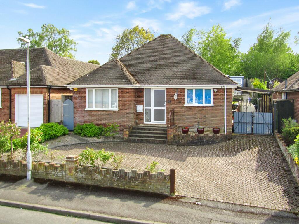 2 bedroom detached bungalow for sale in Harvey Road, Willesborough, TN24