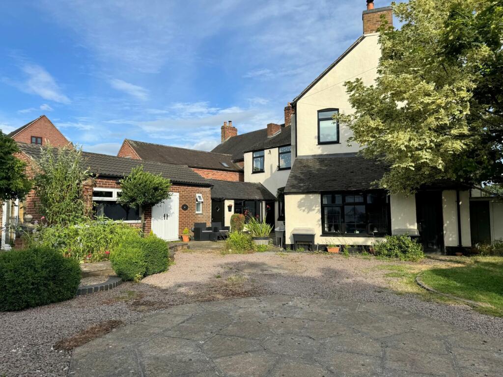 5 bedroom semidetached house for sale in Main Street, Linton