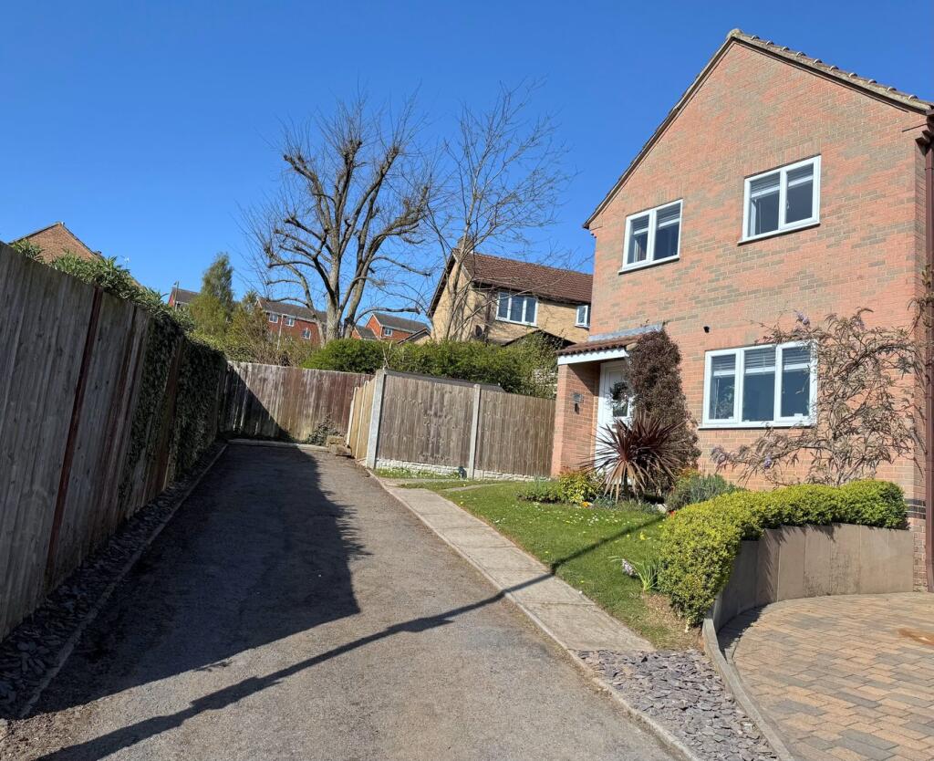 Main image of property: Meynell Close, Stapenhill, Burton-on-Trent, DE15