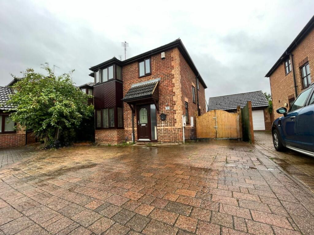 4 bedroom detached house for sale in Partridge Close, Kingsthorpe
