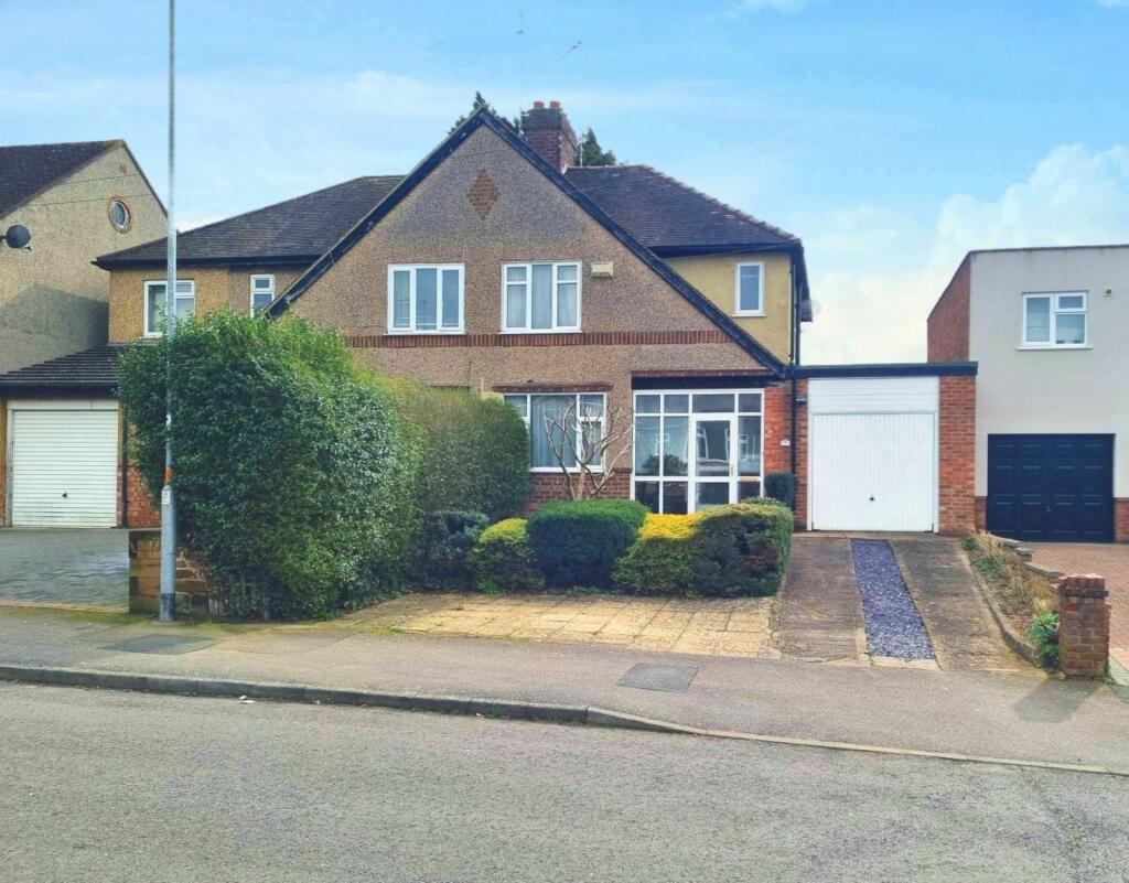 3 bedroom semi-detached house for sale in Kingsway, Kingsthorpe, Northampton NN2 8HD, NN2