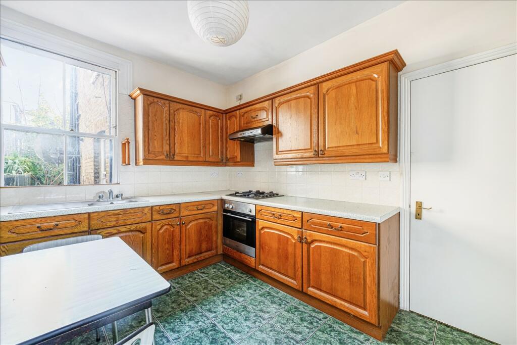 3 bedroom terraced house for sale in Jeddo Road, Shepherd's Bush W12