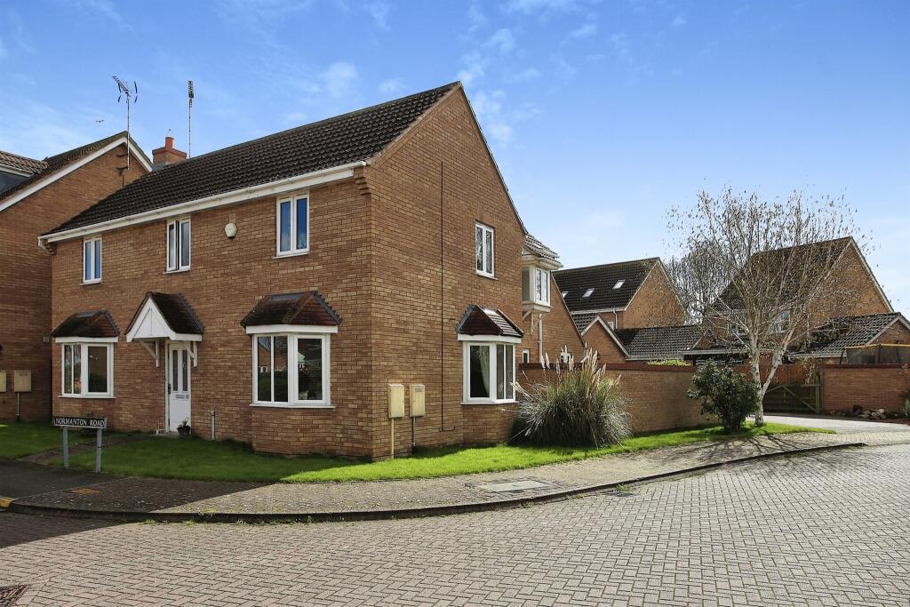 4 bedroom detached house for sale in Normanton Road, Crowland