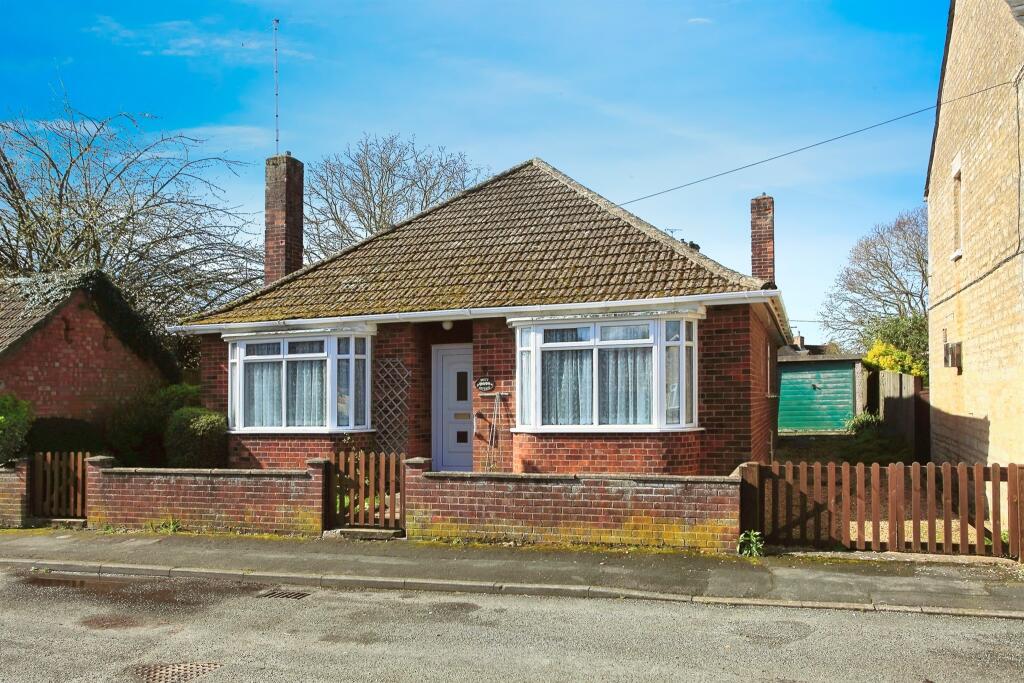 3 bedroom detached bungalow for sale in Church Street, Deeping St