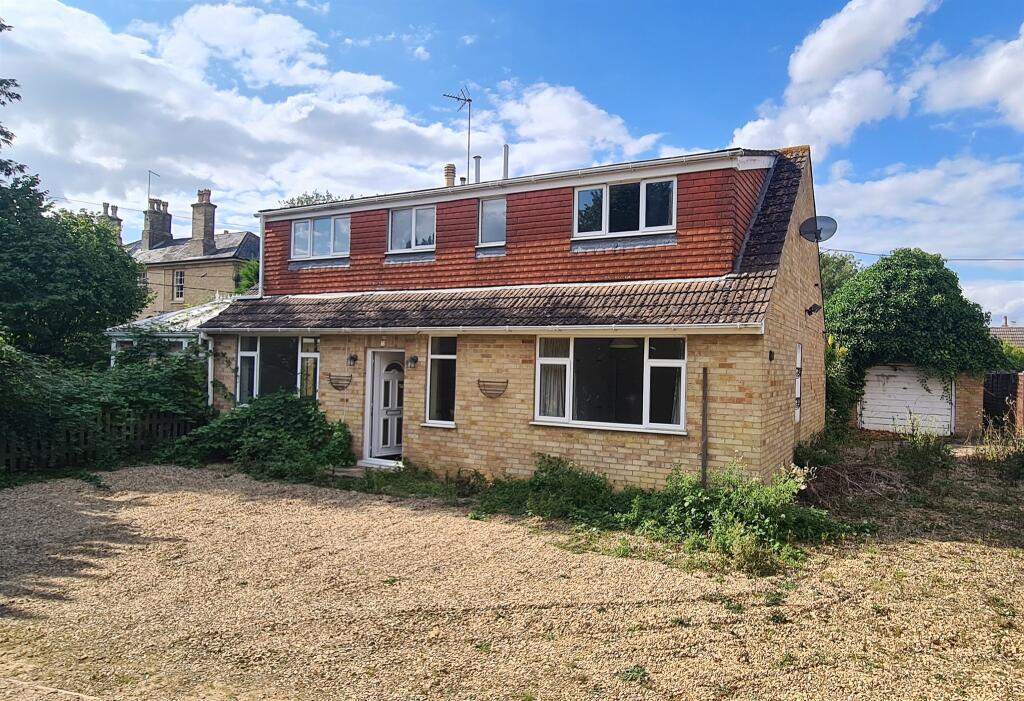 Main image of property: Lincoln Road, Deeping Gate, Peterborough