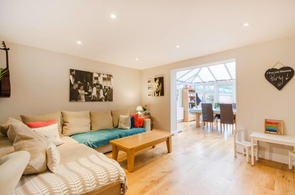 3 bedroom house for sale in Telegraph Place, Canary Wharf, London, E14