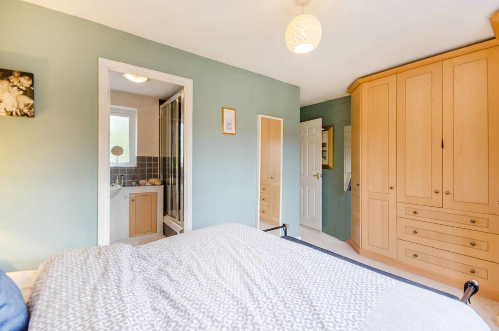 3 bedroom house for sale in Telegraph Place, Canary Wharf, London, E14