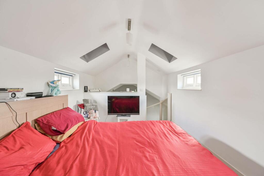 2 bedroom flat for sale in The Renovation, Docklands, London, E16