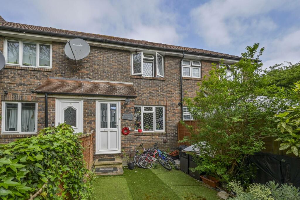 2 bedroom end of terrace house for sale in Bowers Walk, EPC, Beckton