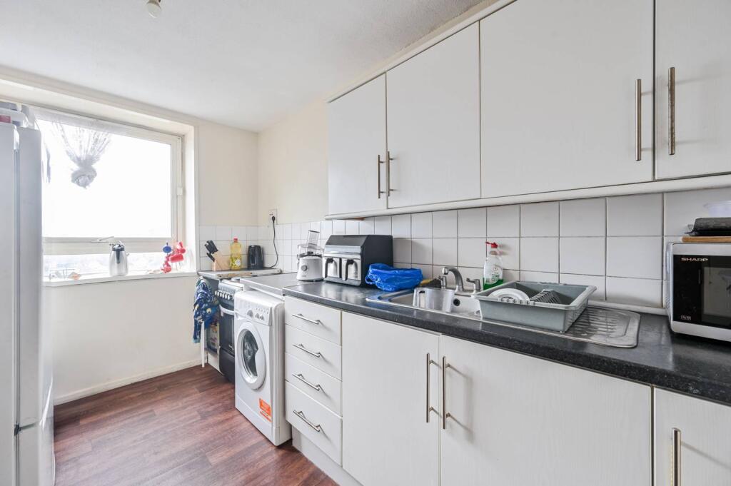 Main image of property: Knighthead Point, Canary Wharf, London, E14