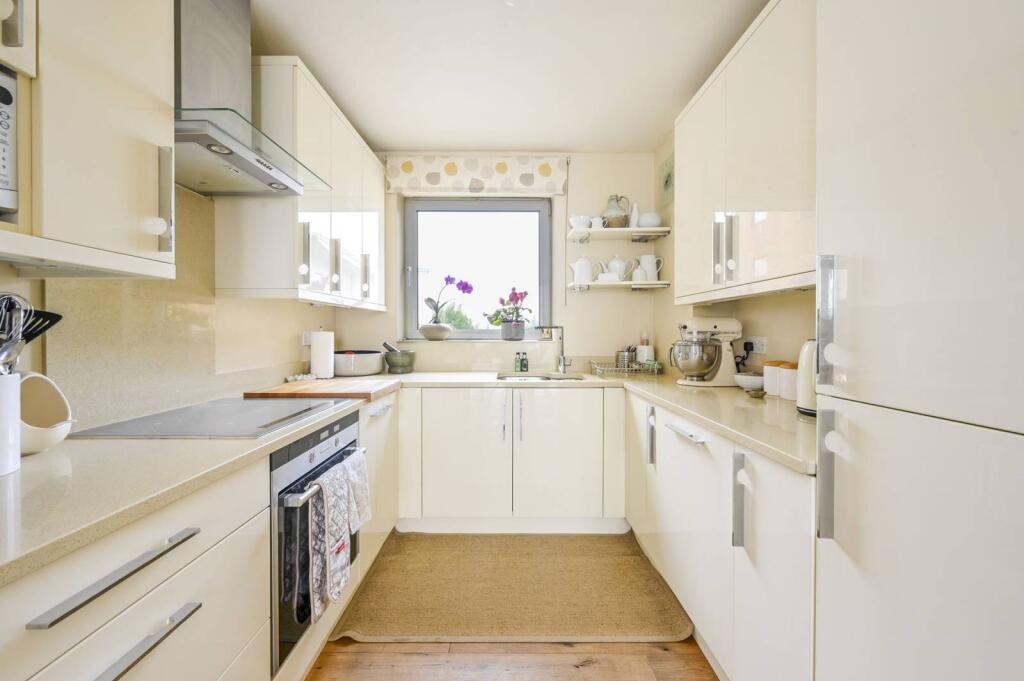 Main image of property: Sheerness Mews, Docklands, London, E16
